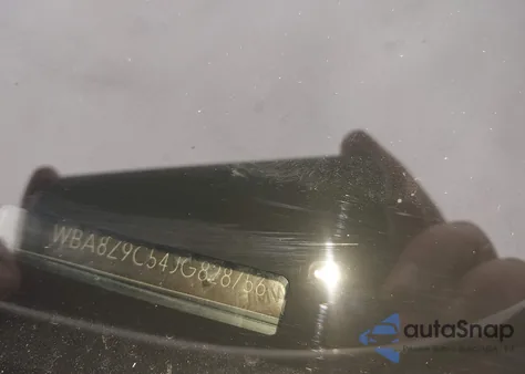 2018 BMW 330I Gran Turismo xDrive z USA, uszkodzony, nr VIN WBA8Z9C54JG828756